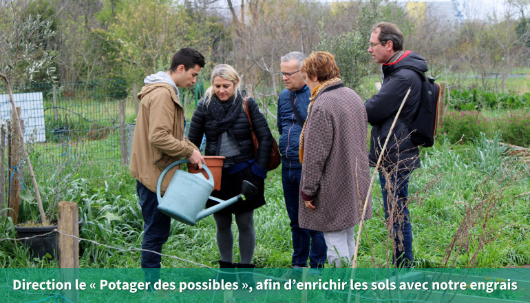 Direction le «Potager des possibles », afin d’enrichir les sols avec notre engrais